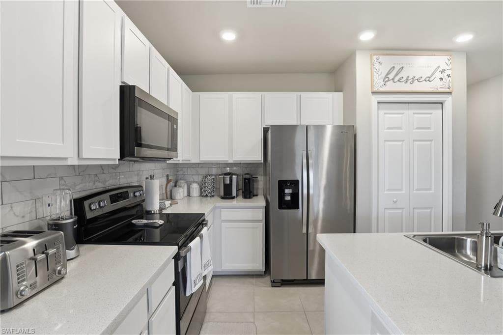 15388 Wildflower CIR, NAPLES FL 34119-3