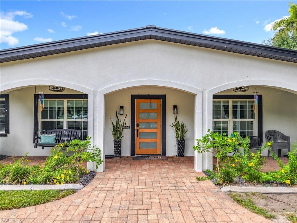 1325 Caloosa Vista RD, FORT MYERS FL 33901-2