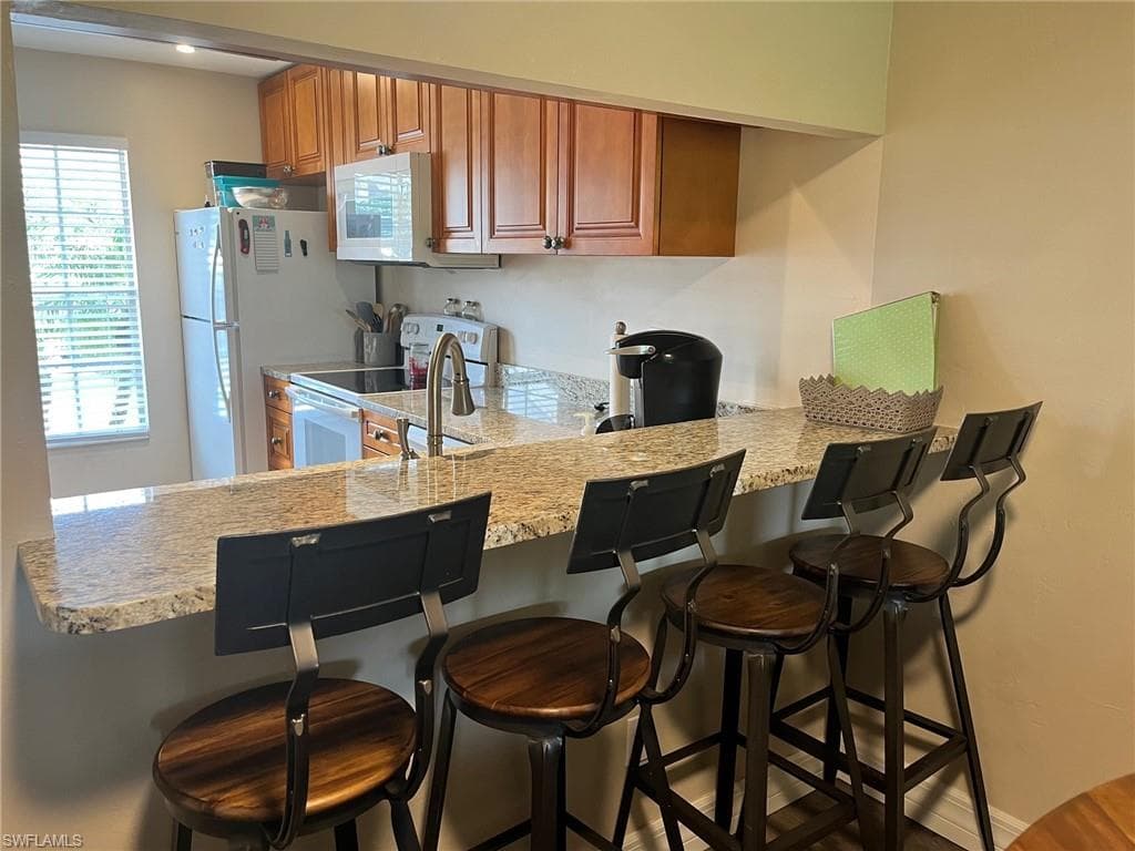 6156 Lake Front DR, FORT MYERS FL 33908-1