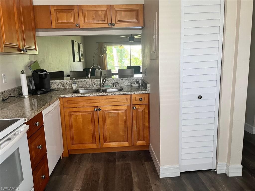 6156 Lake Front DR, FORT MYERS FL 33908-3