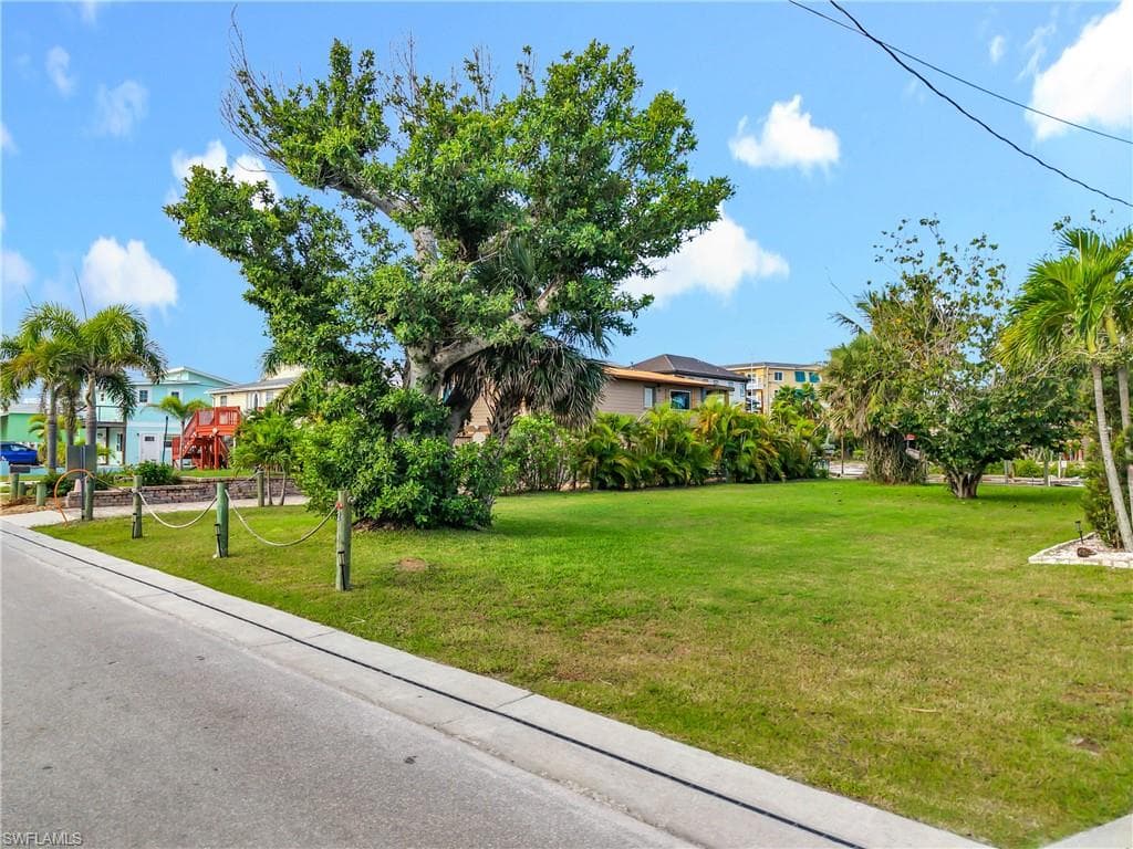219 Primo DR, FORT MYERS BEACH FL 33931-10