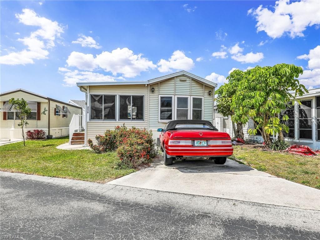 4530 Mayflower WAY E, ESTERO FL 33928-1