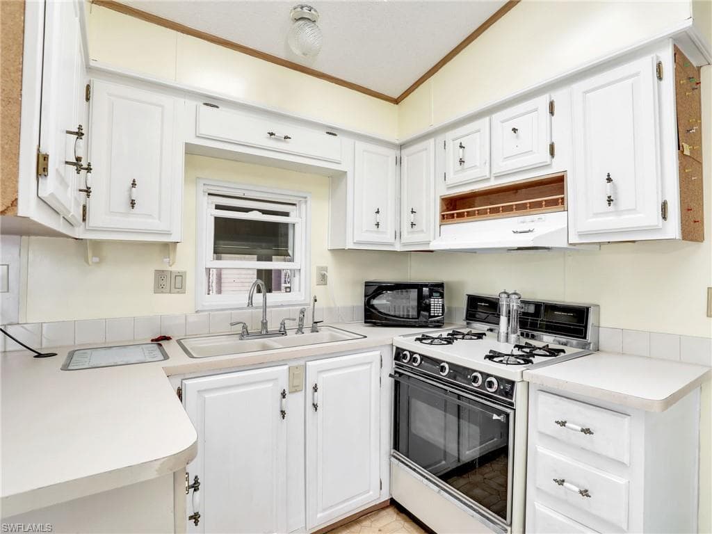 4530 Mayflower WAY E, ESTERO FL 33928-11