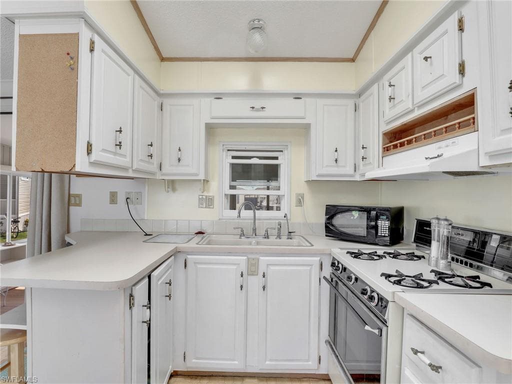 4530 Mayflower WAY E, ESTERO FL 33928-10