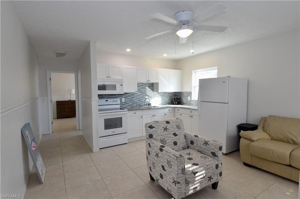 3125 Barrett AVE, NAPLES FL 34112-2