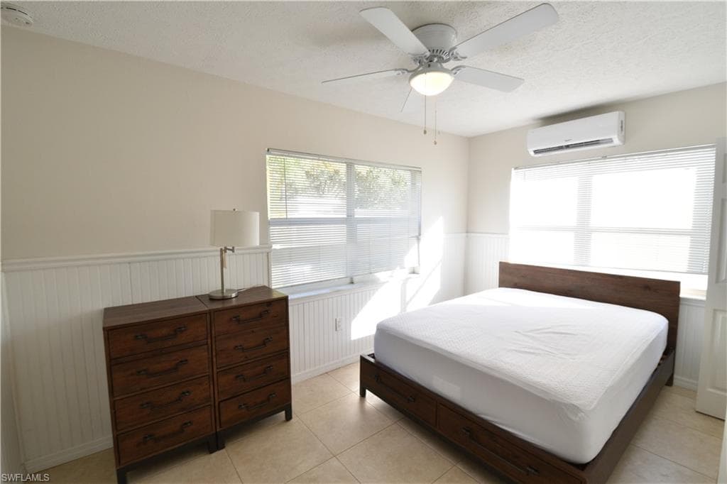 3125 Barrett AVE, NAPLES FL 34112-7