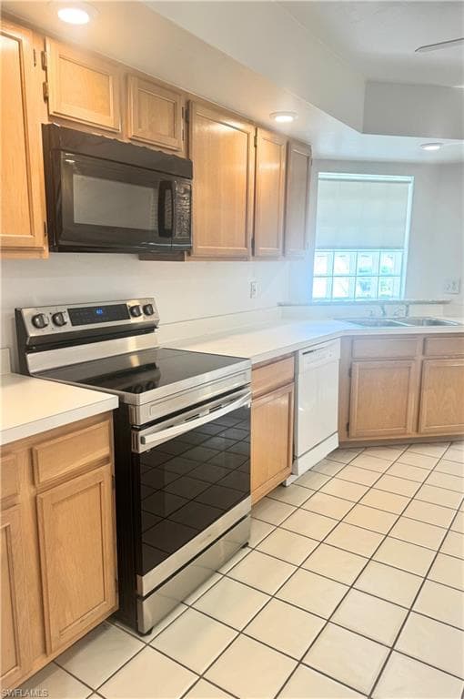 9852 Luna CIR # B203, NAPLES FL 34109-5