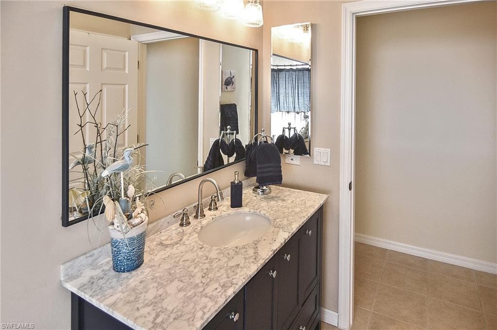 8156 Woodridge Pointe DR, FORT MYERS FL 33912-9