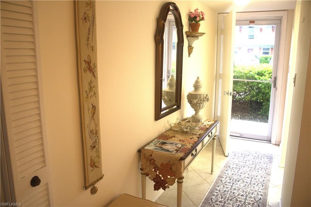 200 Valley Stream DR # 4C, NAPLES FL 34113-2