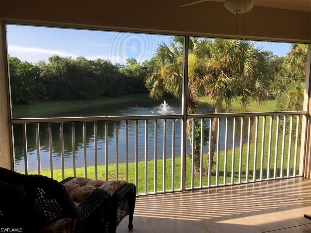 321 Robin Hood CIR # 201, NAPLES FL 34104-15