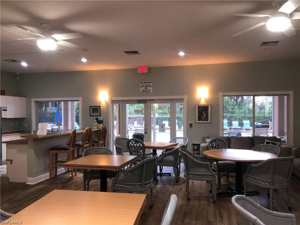 321 Robin Hood CIR # 201, NAPLES FL 34104-25