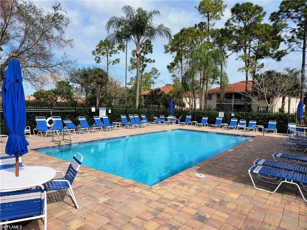 321 Robin Hood CIR # 201, NAPLES FL 34104-23