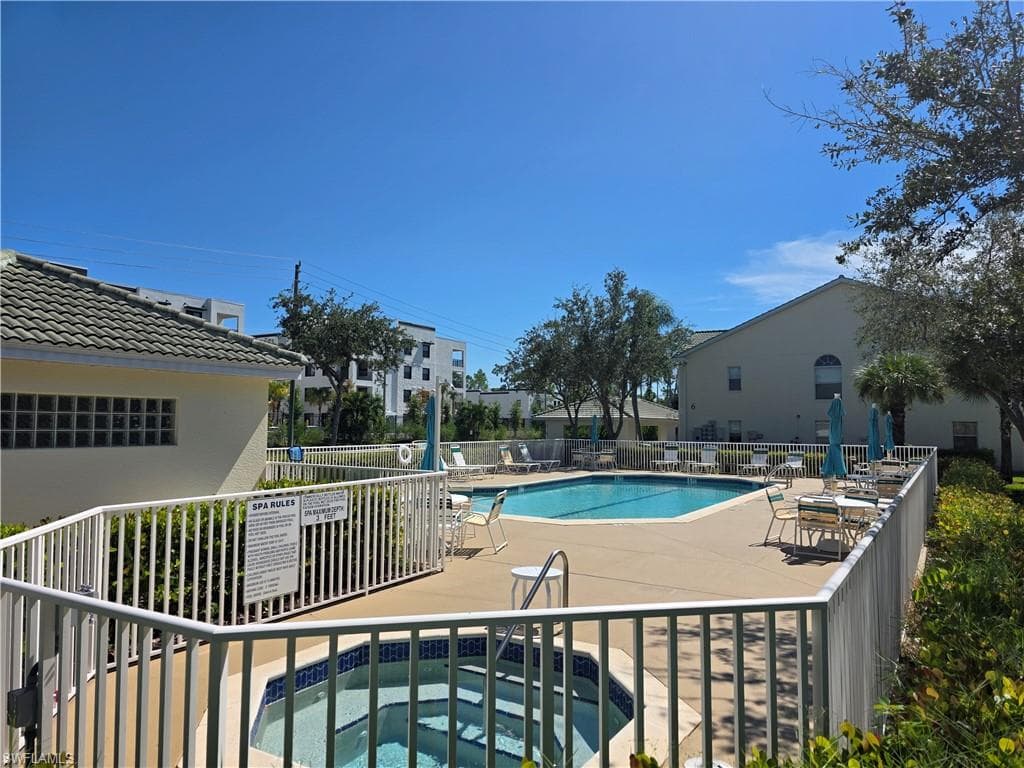 4940 Cougar CT S # 5, NAPLES FL 34109-16