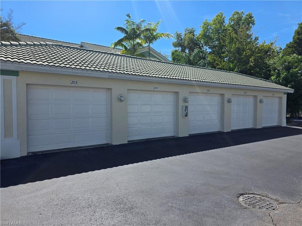 4940 Cougar CT S # 5, NAPLES FL 34109-19