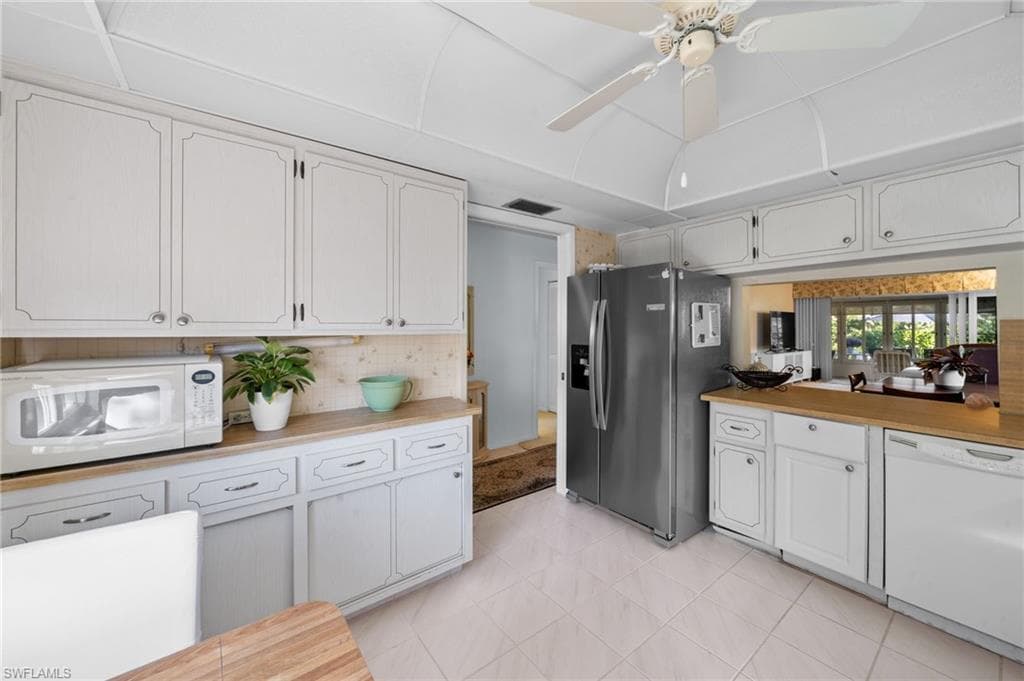 50 Glades BLVD # 1, NAPLES FL 34112-8