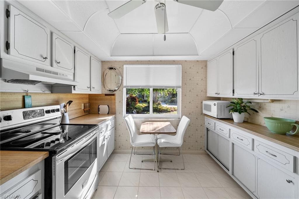 50 Glades BLVD # 1, NAPLES FL 34112-9