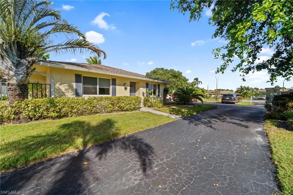 50 Glades BLVD # 1, NAPLES FL 34112-3