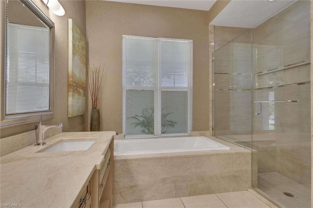 4594 Snowy Egret DR, NAPLES FL 34119-15