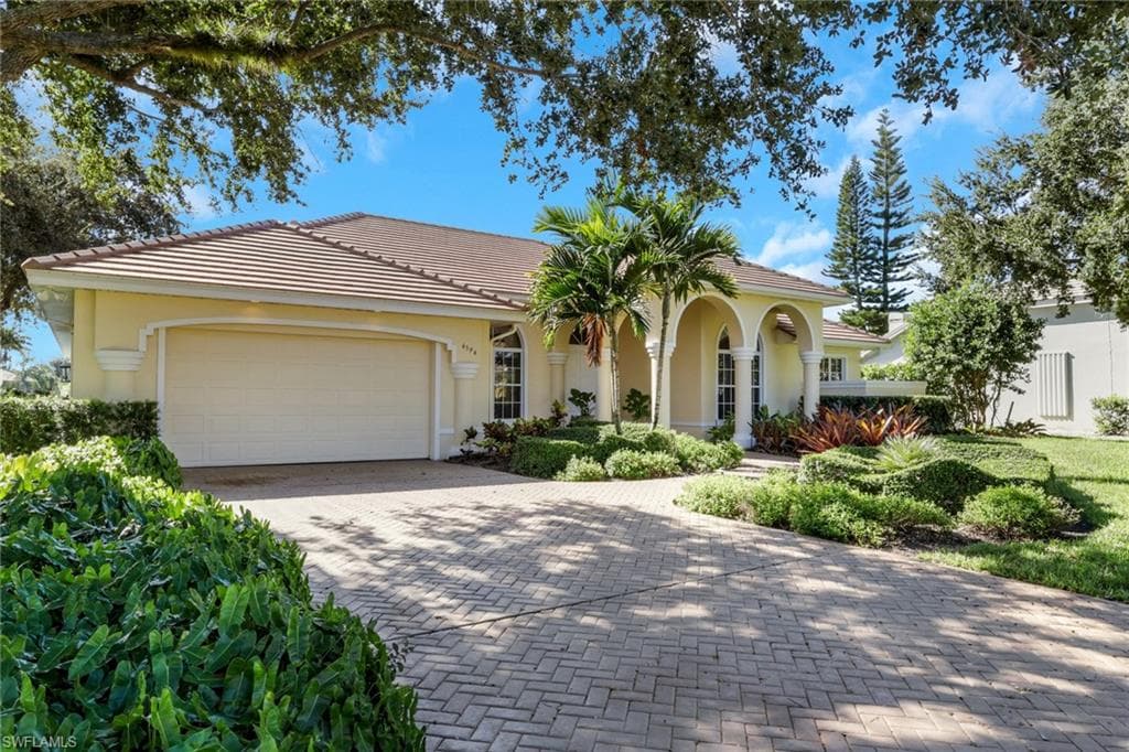 4594 Snowy Egret DR, NAPLES FL 34119-2