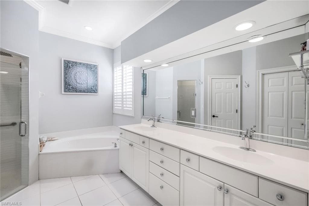 915 Fountain RUN, NAPLES FL 34119-13