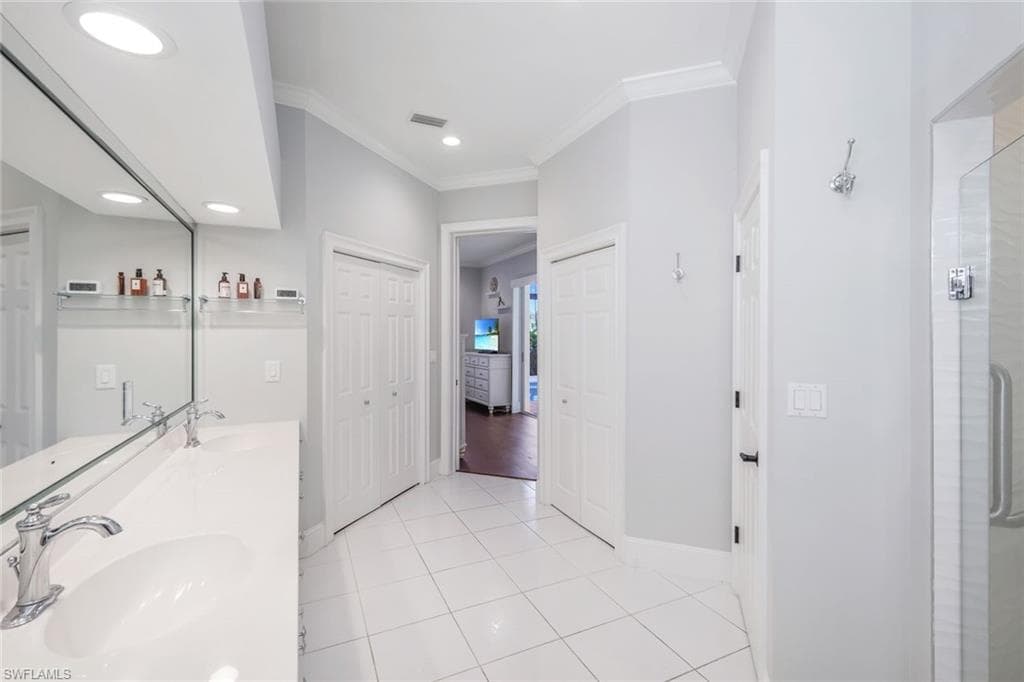 915 Fountain RUN, NAPLES FL 34119-14