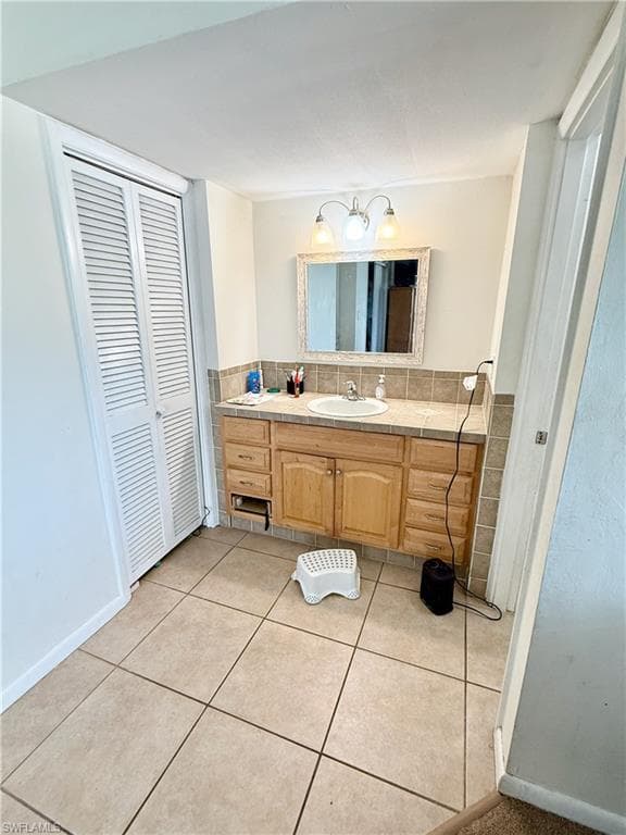 320 Hollywood ST, LEHIGH ACRES FL 33936-32