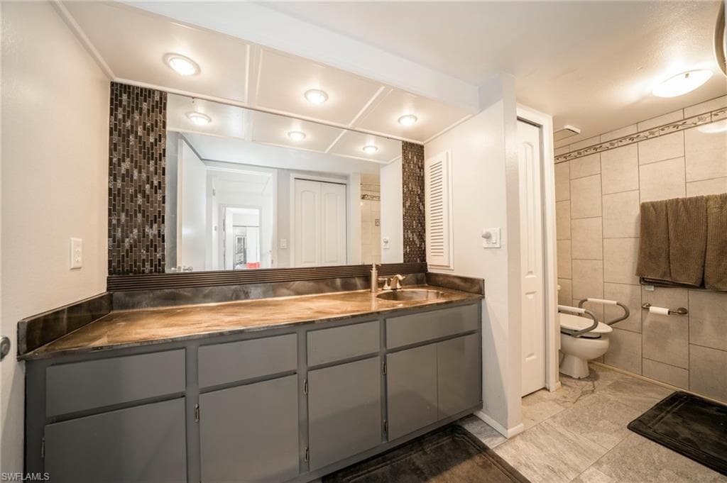 17451 Overhill DR # D, FORT MYERS FL 33908-44