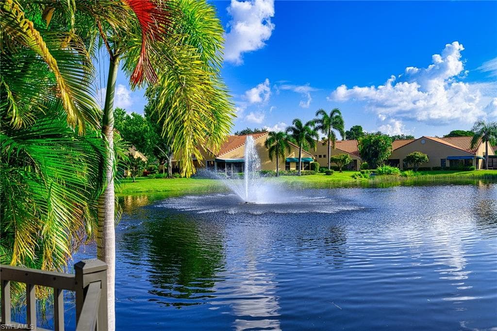 772 Reef Point CIR # 55, NAPLES FL 34108-26