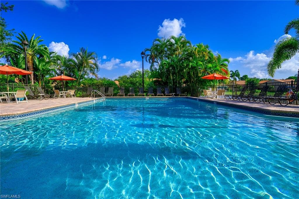 772 Reef Point CIR # 55, NAPLES FL 34108-5