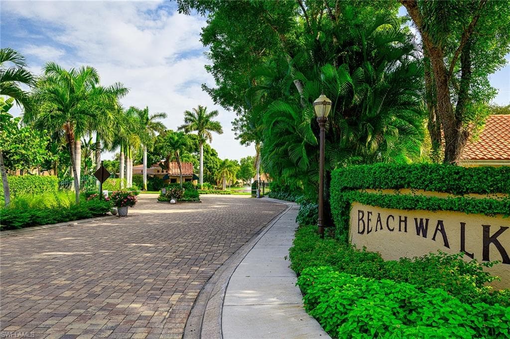 772 Reef Point CIR # 55, NAPLES FL 34108-4