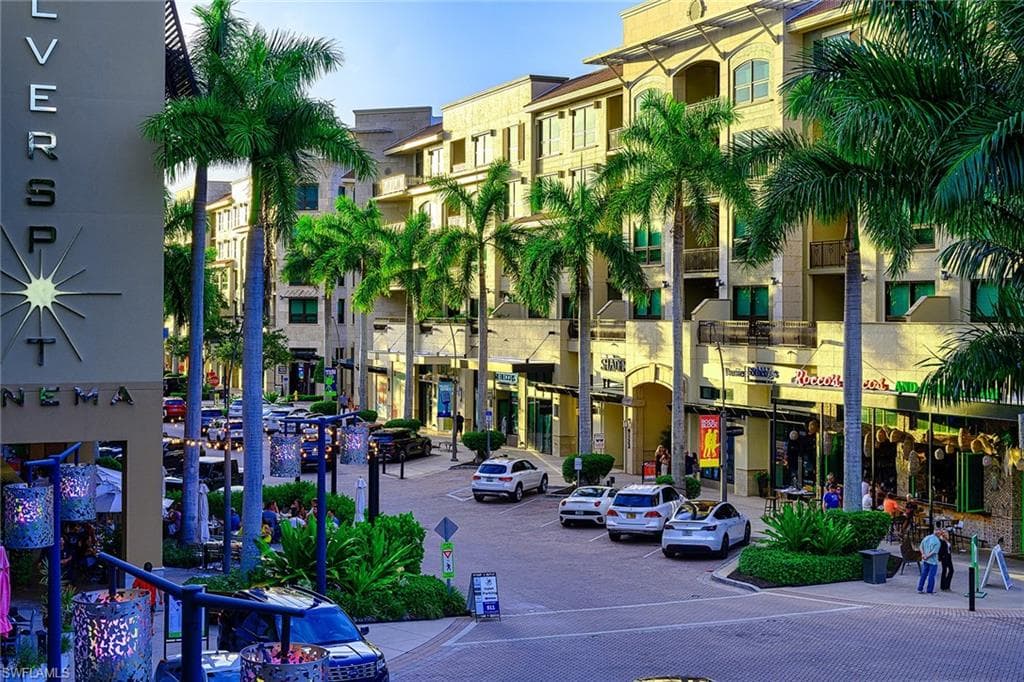 772 Reef Point CIR # 55, NAPLES FL 34108-33