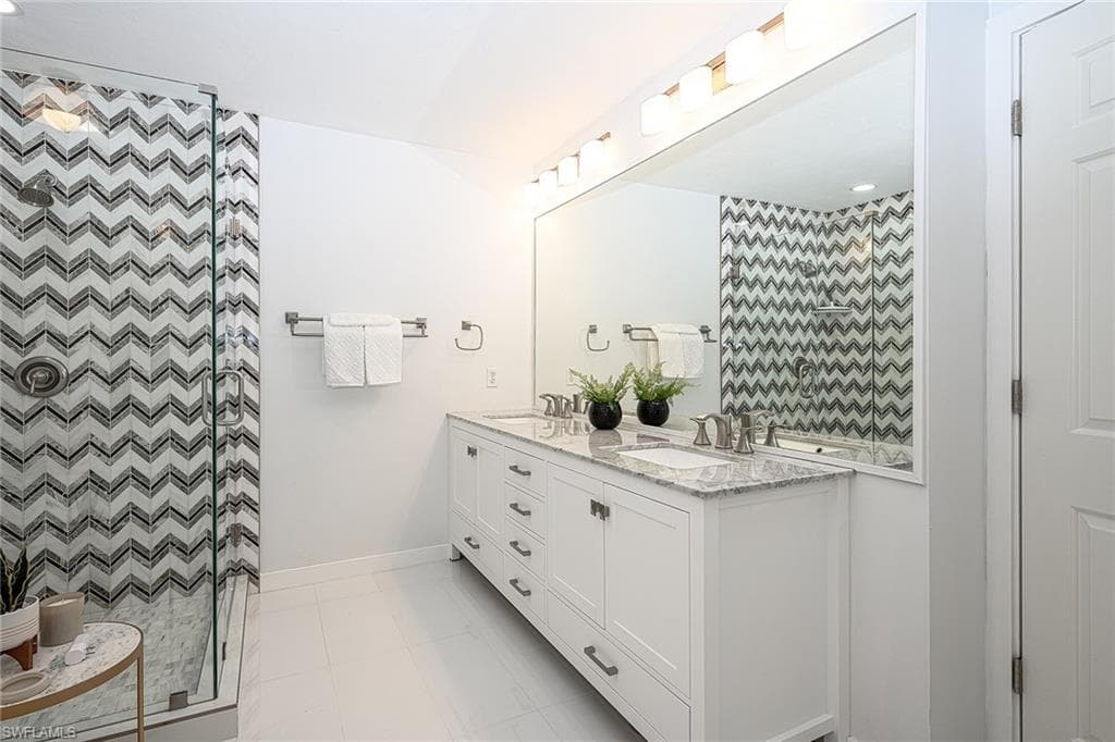 772 Reef Point CIR # 55, NAPLES FL 34108-17