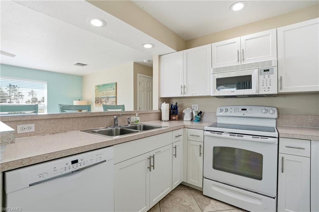 110 Bahia VIA, FORT MYERS BEACH FL 33931-21