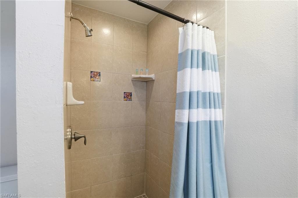 110 Bahia VIA, FORT MYERS BEACH FL 33931-35