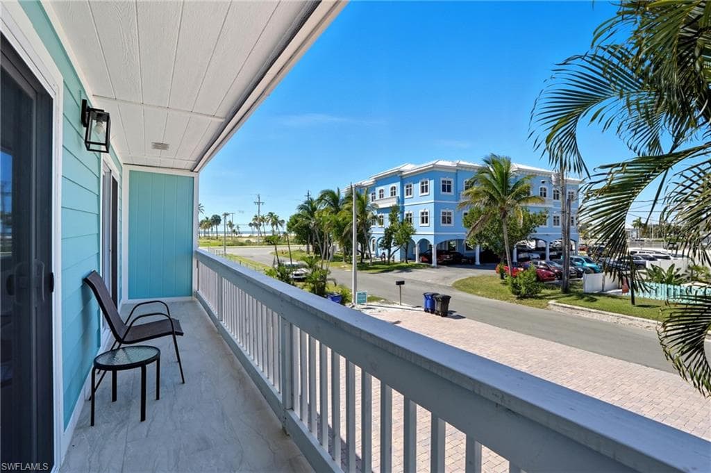 110 Bahia VIA, FORT MYERS BEACH FL 33931-43