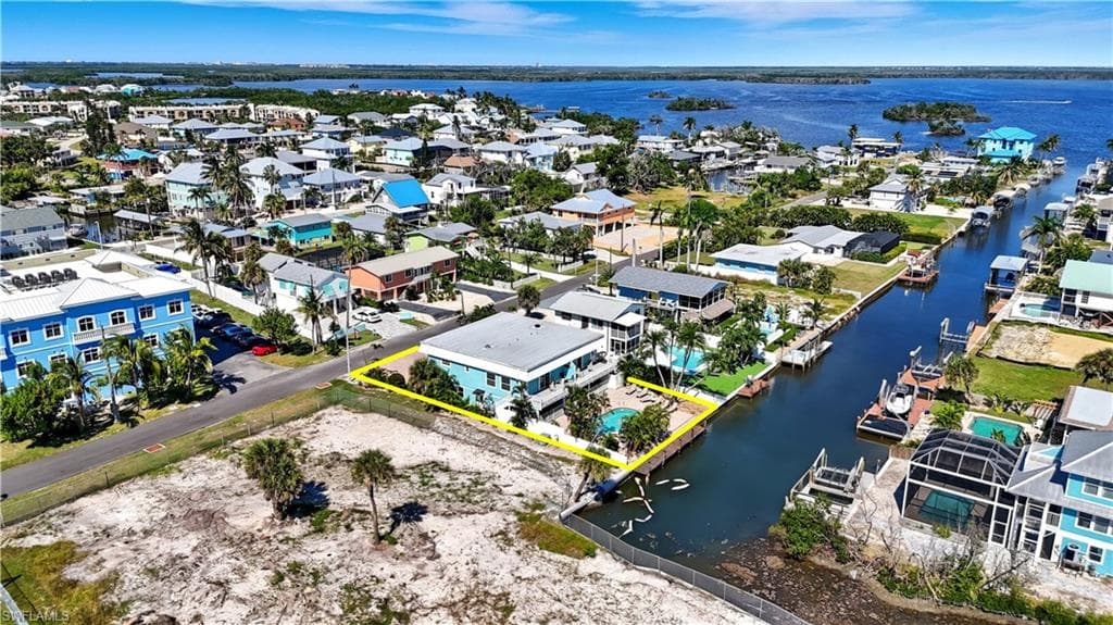 110 Bahia VIA, FORT MYERS BEACH FL 33931-3