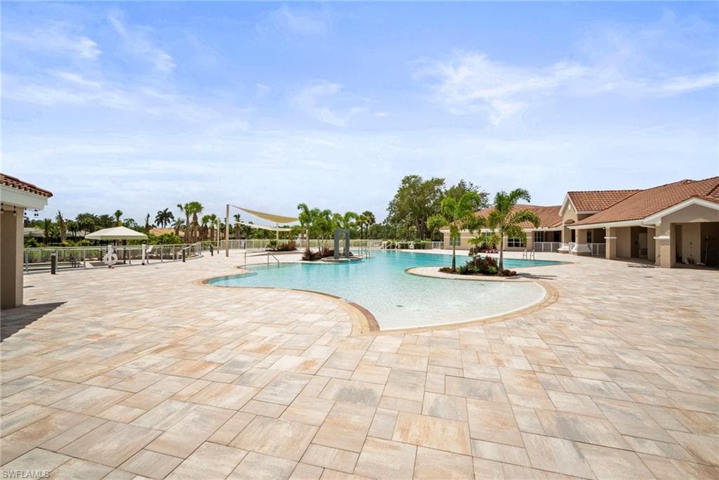 8625 Gleneagle Way, NAPLES FL 34120-27