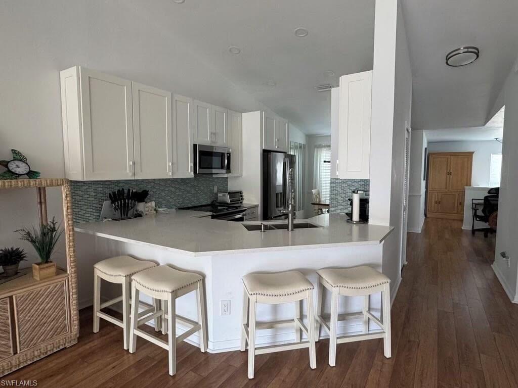 870 Gulf Pavilion DR 201-2