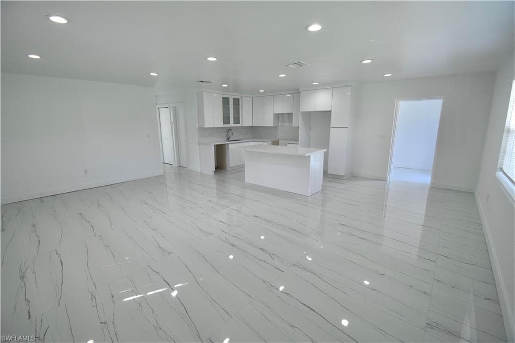 2116 Pineview RD, FORT MYERS FL 33901-6