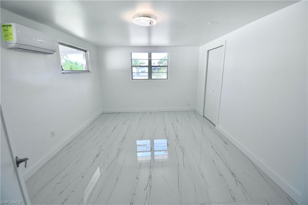 2116 Pineview RD, FORT MYERS FL 33901-13