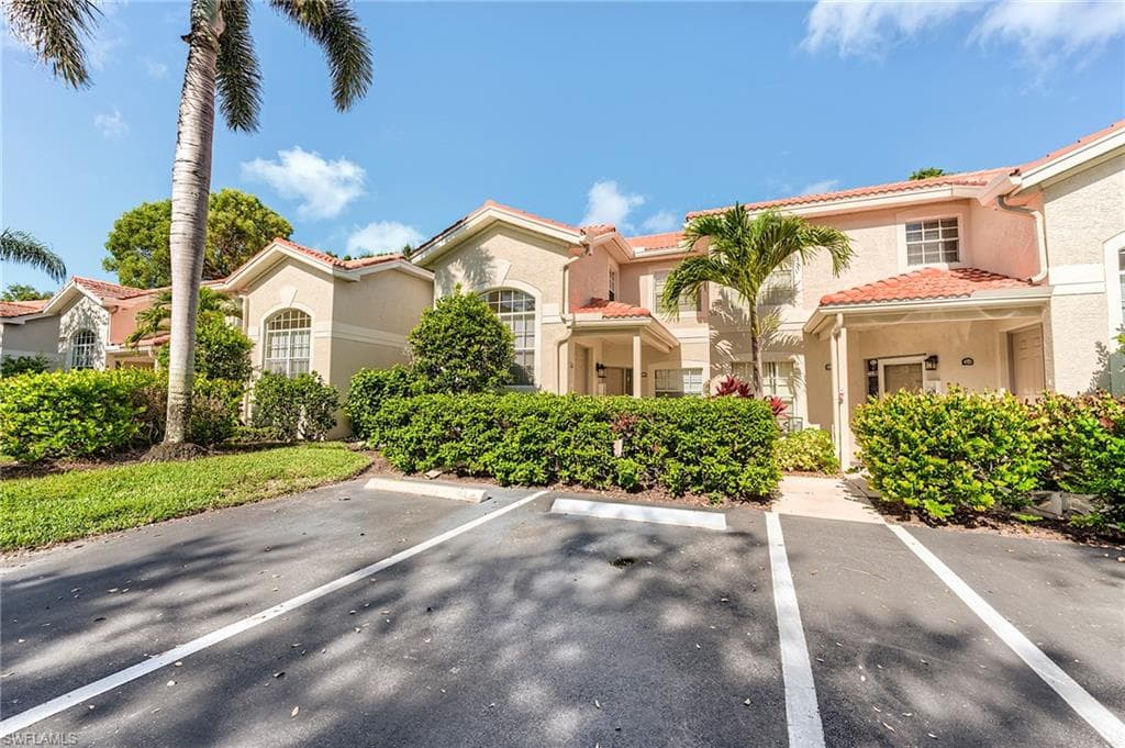 7577 Silver Trumpet LN W # T103, NAPLES FL 34109-27