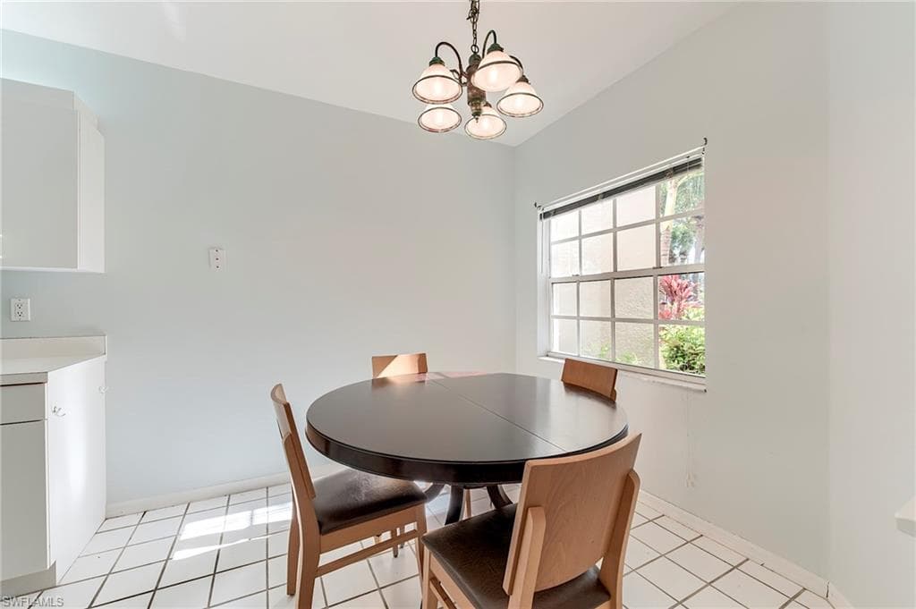 7577 Silver Trumpet LN W # T103, NAPLES FL 34109-7