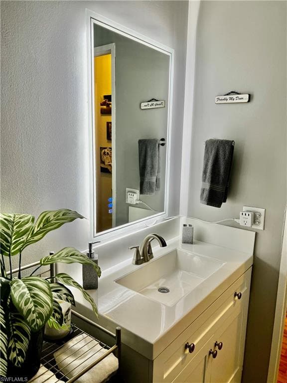 7623/7621 Breeze DR, NORTH FORT MYERS FL 33917-22