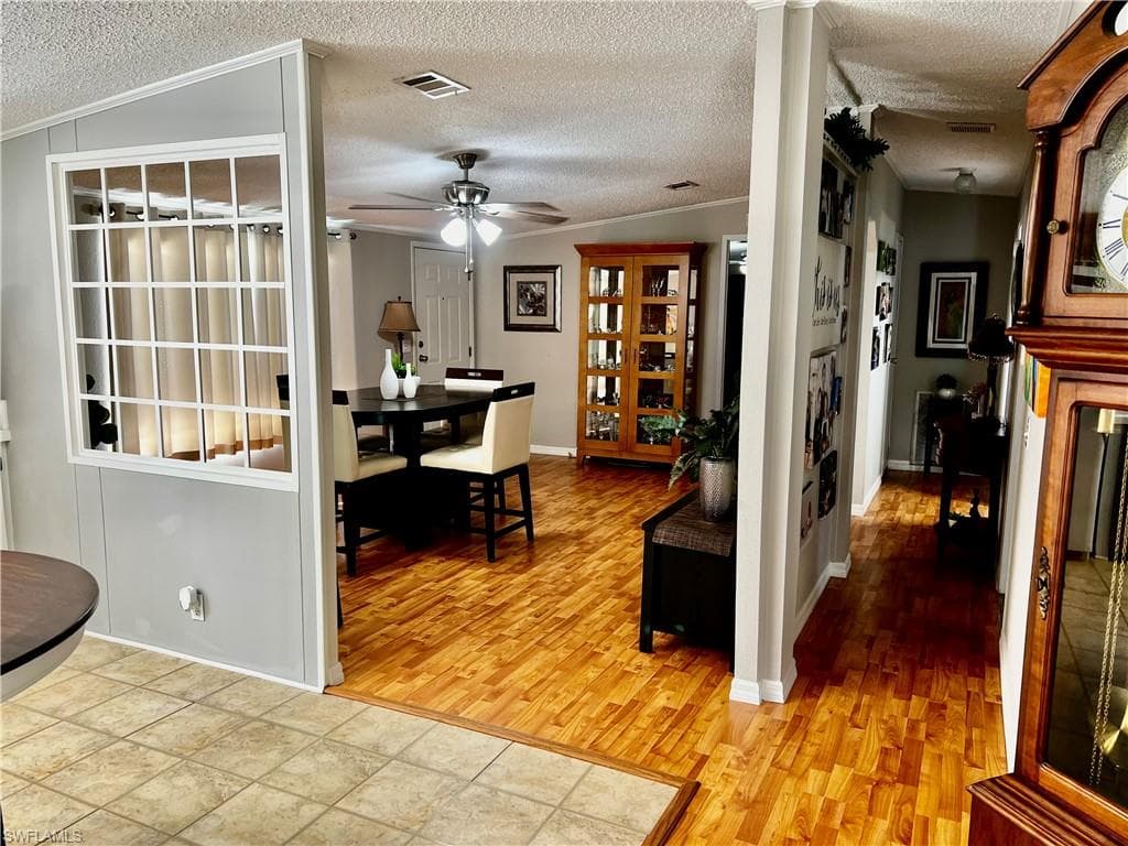 7623/7621 Breeze DR, NORTH FORT MYERS FL 33917-5