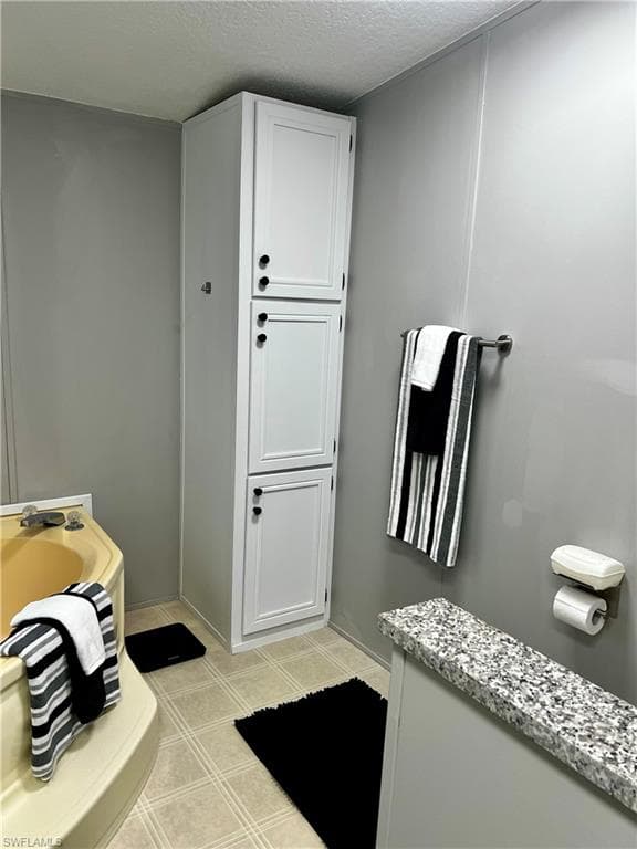 7623/7621 Breeze DR, NORTH FORT MYERS FL 33917-16