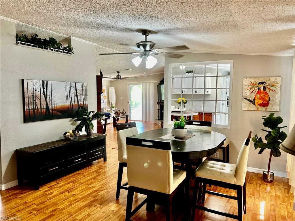 7623/7621 Breeze DR, NORTH FORT MYERS FL 33917-4