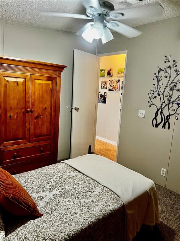 7623/7621 Breeze DR, NORTH FORT MYERS FL 33917-19