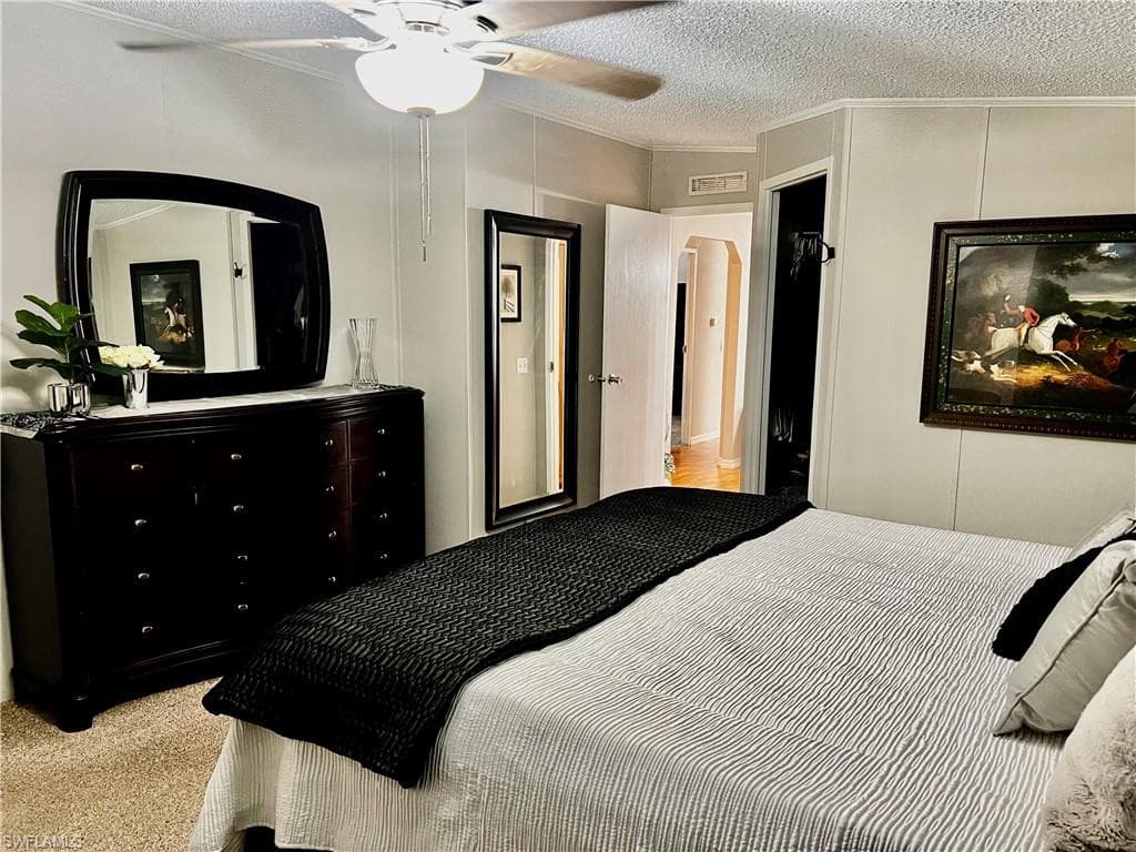 7623/7621 Breeze DR, NORTH FORT MYERS FL 33917-13