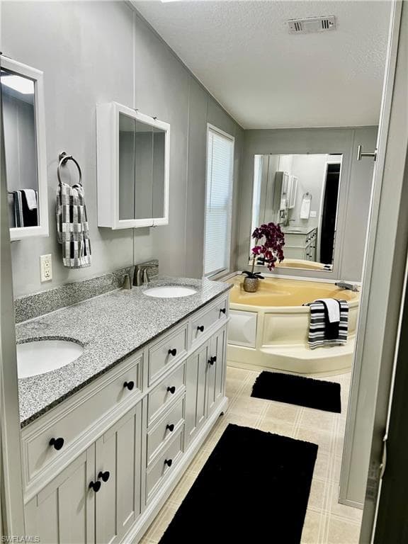 7623/7621 Breeze DR, NORTH FORT MYERS FL 33917-14