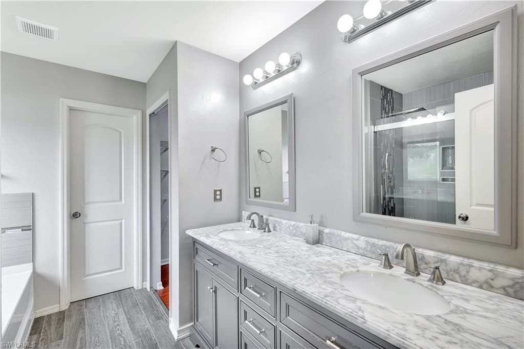 10337 Canal Brook LN, LEHIGH ACRES FL 33936-25